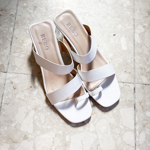 Ruffle White Toe-Loop Lucite Heels Square Toe - Picture 5 of 8